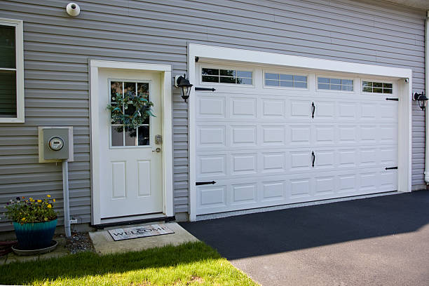 24/7 Emergency Garage Door Panel Replacement experts in Manville, NJ